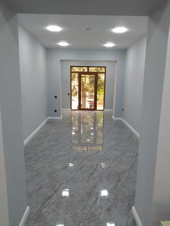 70 m<sup>2</sup> ofis icarəyə verilir, Elmlər Akademiyası m.-4