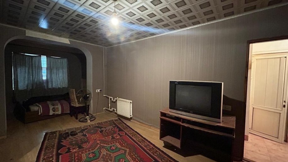 Satılır 4 otaqlı köhnə tikili, 100 m², İnşaatçılar m.-12