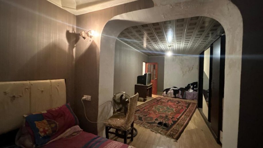Satılır 4 otaqlı köhnə tikili, 100 m², İnşaatçılar m.-14