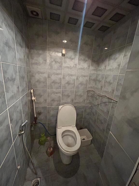Satılır 4 otaqlı köhnə tikili, 100 m², İnşaatçılar m.-16