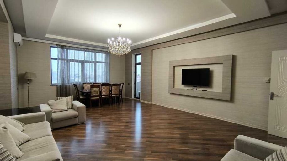 Kirayə verilir 4 otaqlı yeni tikili, 210 m², Nizami m.-3