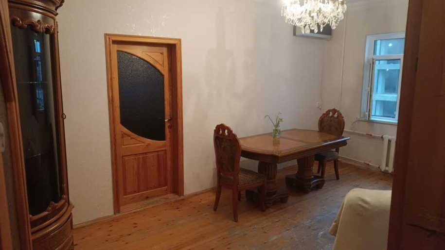 Kirayə verilir 3 otaqlı köhnə tikili, 65 m², Azadlıq Prospekti m.-13