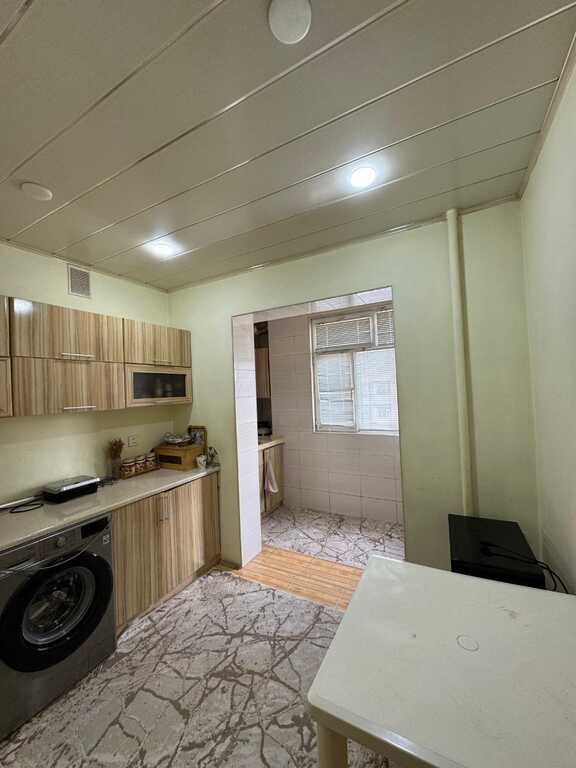Satılır 3 otaqlı köhnə tikili, 90 m², Xalqlar dostluğu m.-4