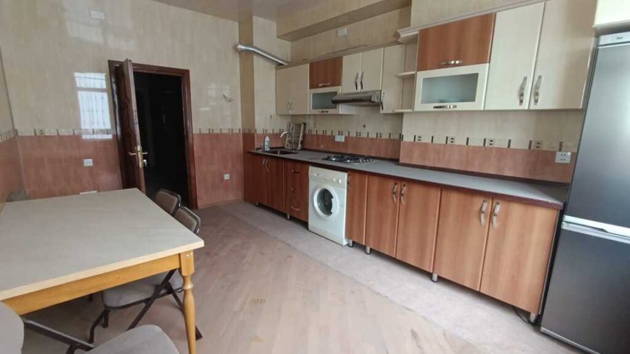 Satılır 4 otaqlı yeni tikili, 200 m², Memar Əcəmi m.-11