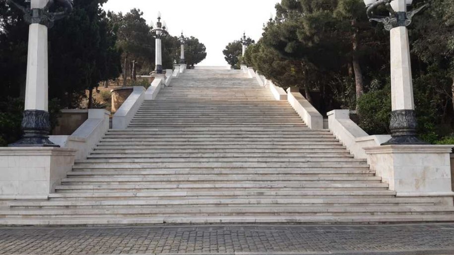 Satılır 3 otaqlı köhnə tikili, 75 m², İçərişəhər m.-3