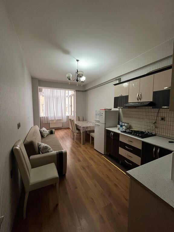 Kirayə verilir 3 otaqlı yeni tikili, 75 m², İnşaatçılar m.-6