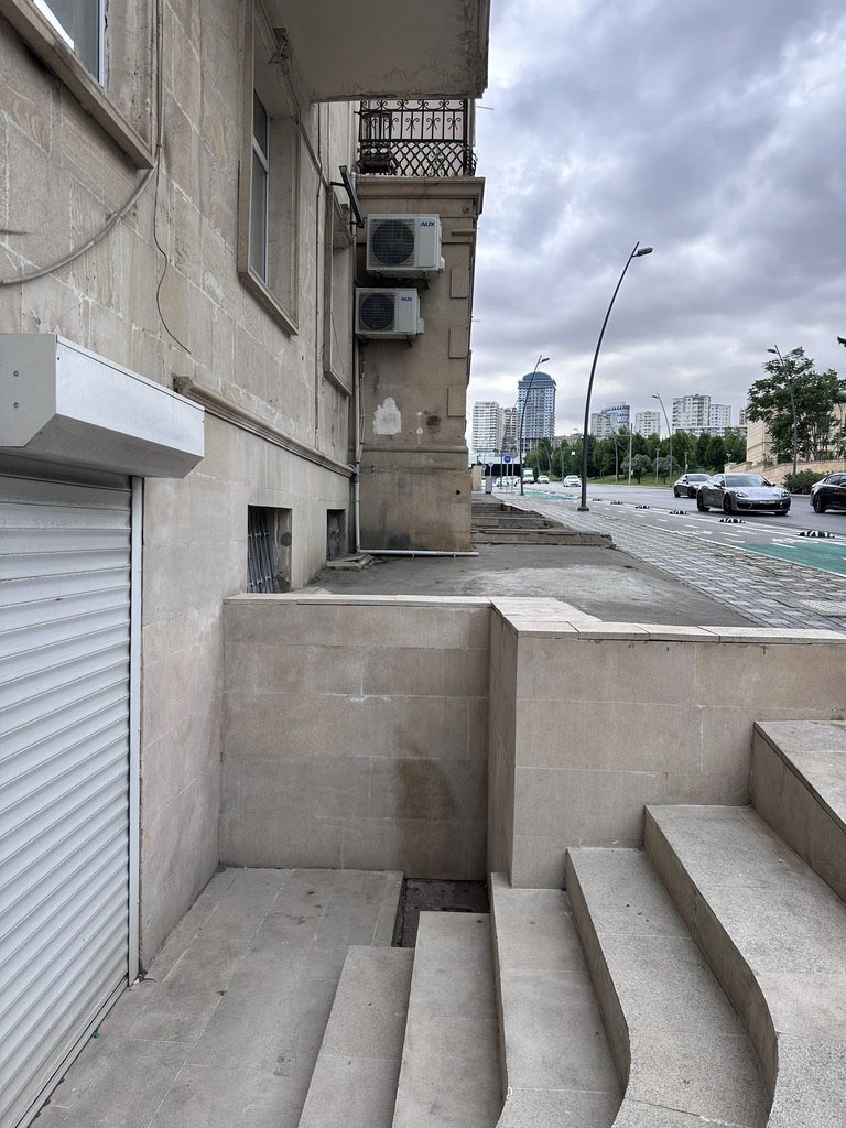 85 m<sup>2</sup> ofis icarəyə verilir, Nizami m.-4