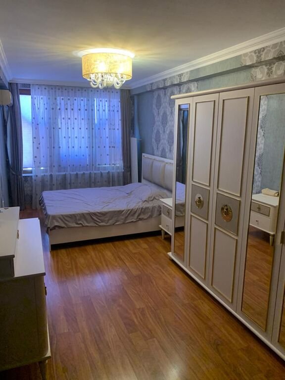 Kirayə verilir 3 otaqlı yeni tikili, 120 m², İçərişəhər m.-5