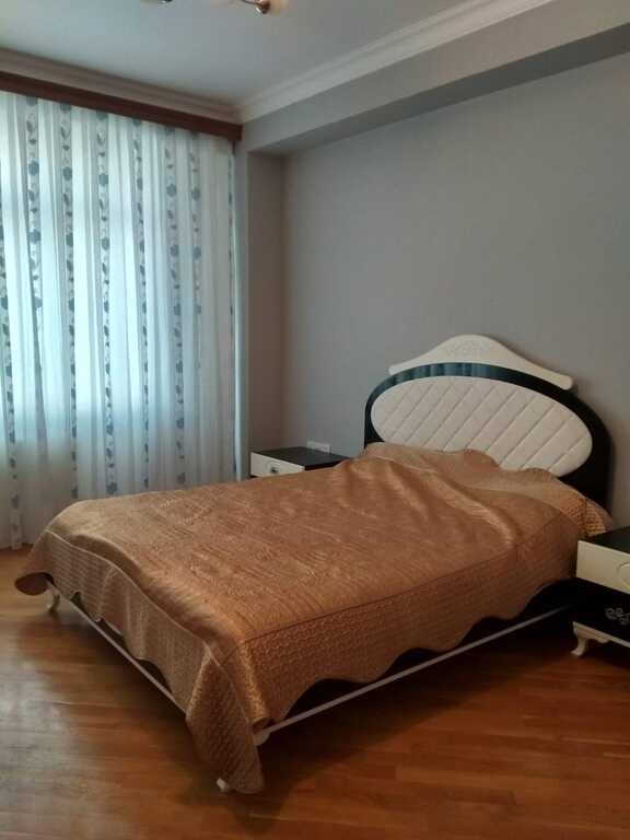 Kirayə verilir 2 otaqlı yeni tikili, 90 m², İnşaatçılar m.-11