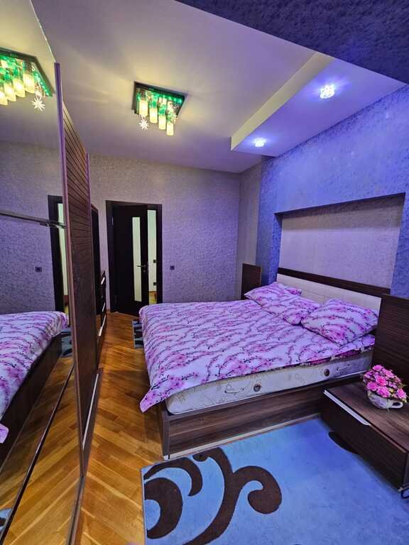 Satılır 4 otaqlı yeni tikili, 143 m², İnşaatçılar m.-5