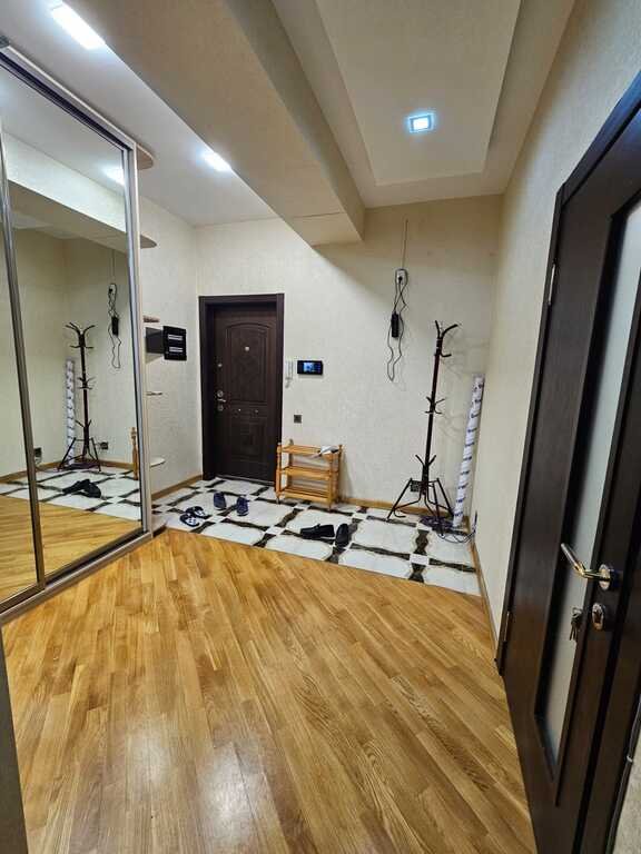Satılır 4 otaqlı yeni tikili, 143 m², İnşaatçılar m.-6
