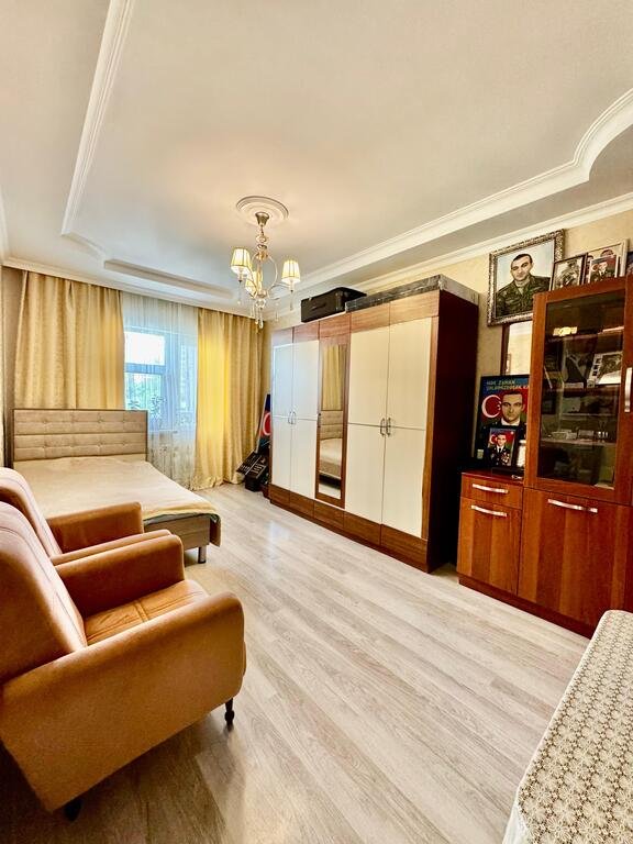 Satılır 4 otaqlı köhnə tikili, 100 m², İnşaatçılar m.-6