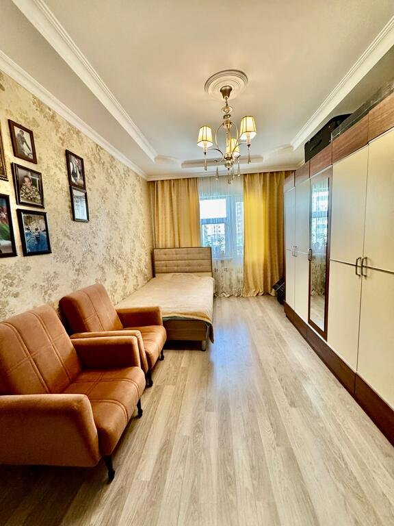 Satılır 4 otaqlı köhnə tikili, 100 m², İnşaatçılar m.-7