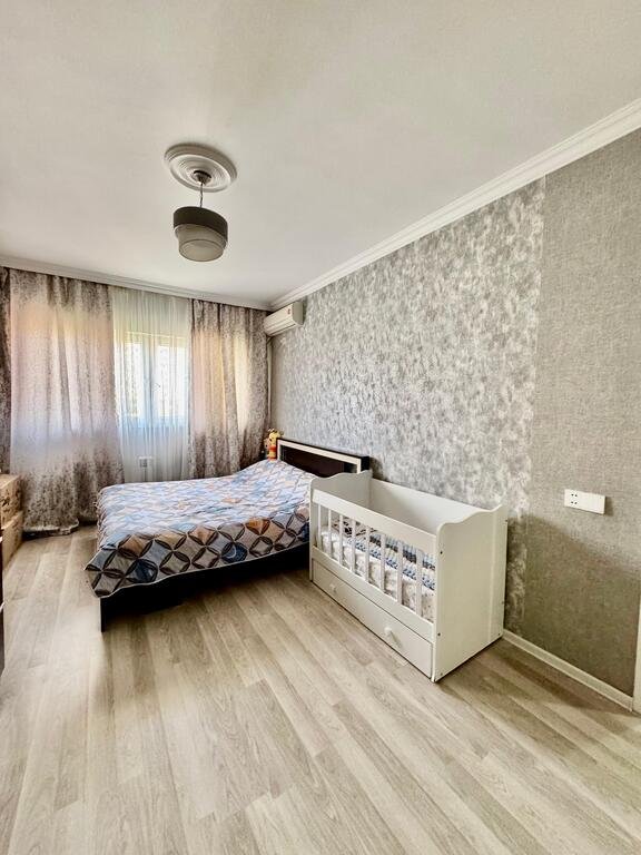 Satılır 4 otaqlı köhnə tikili, 100 m², İnşaatçılar m.-14