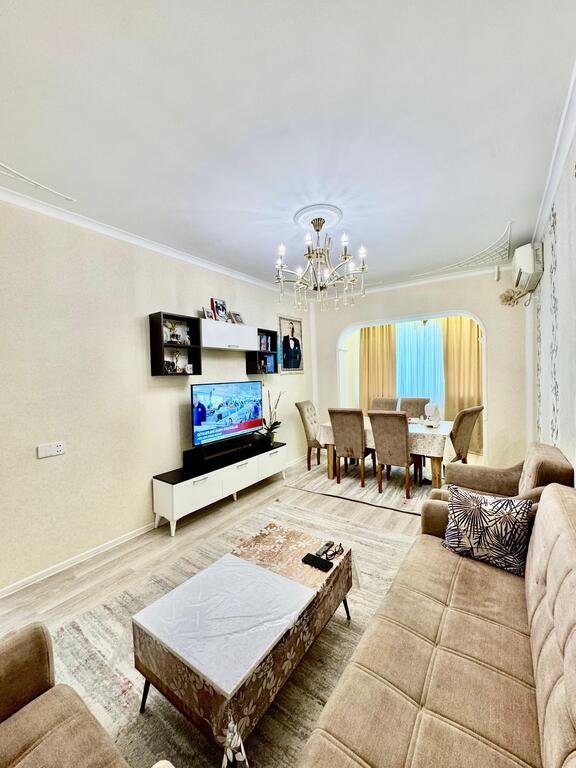 Satılır 4 otaqlı köhnə tikili, 100 m², İnşaatçılar m.-17