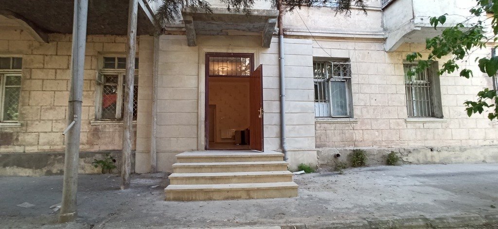 63 m<sup>2</sup> ofis icarəyə verilir, Nəriman Nərimanov m.-1