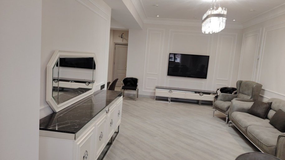 Kirayə verilir 3 otaqlı yeni tikili, 140 m², 28 May m.-2
