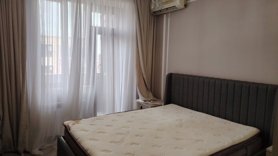 Kirayə verilir 3 otaqlı yeni tikili, 140 m², 28 May m.-3