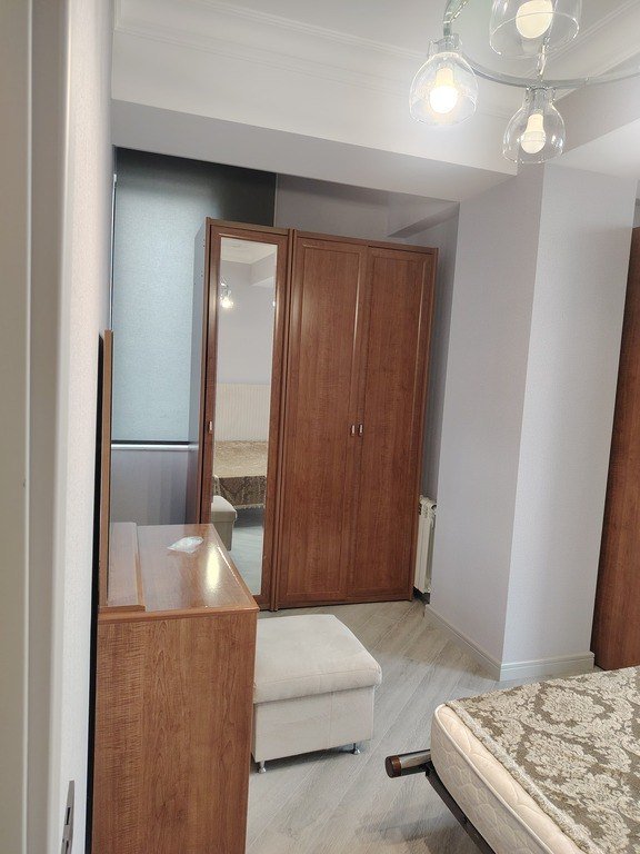 Kirayə verilir 3 otaqlı yeni tikili, 140 m², 28 May m.-12