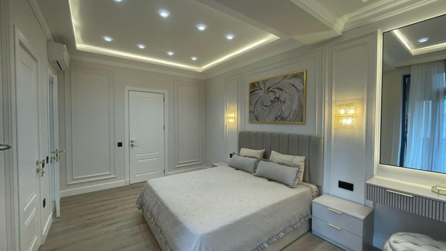 Satılır 3 otaqlı yeni tikili, 140 m², 8 noyabr-5