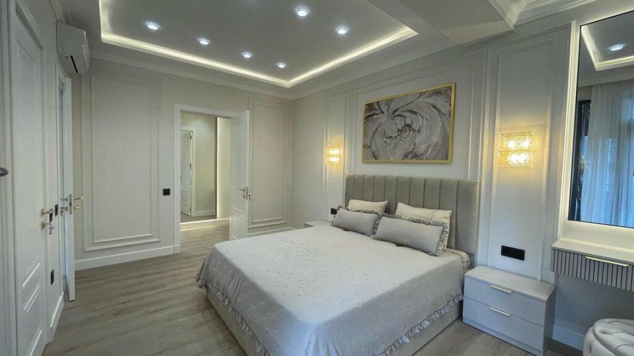Satılır 3 otaqlı yeni tikili, 140 m², 8 noyabr-6