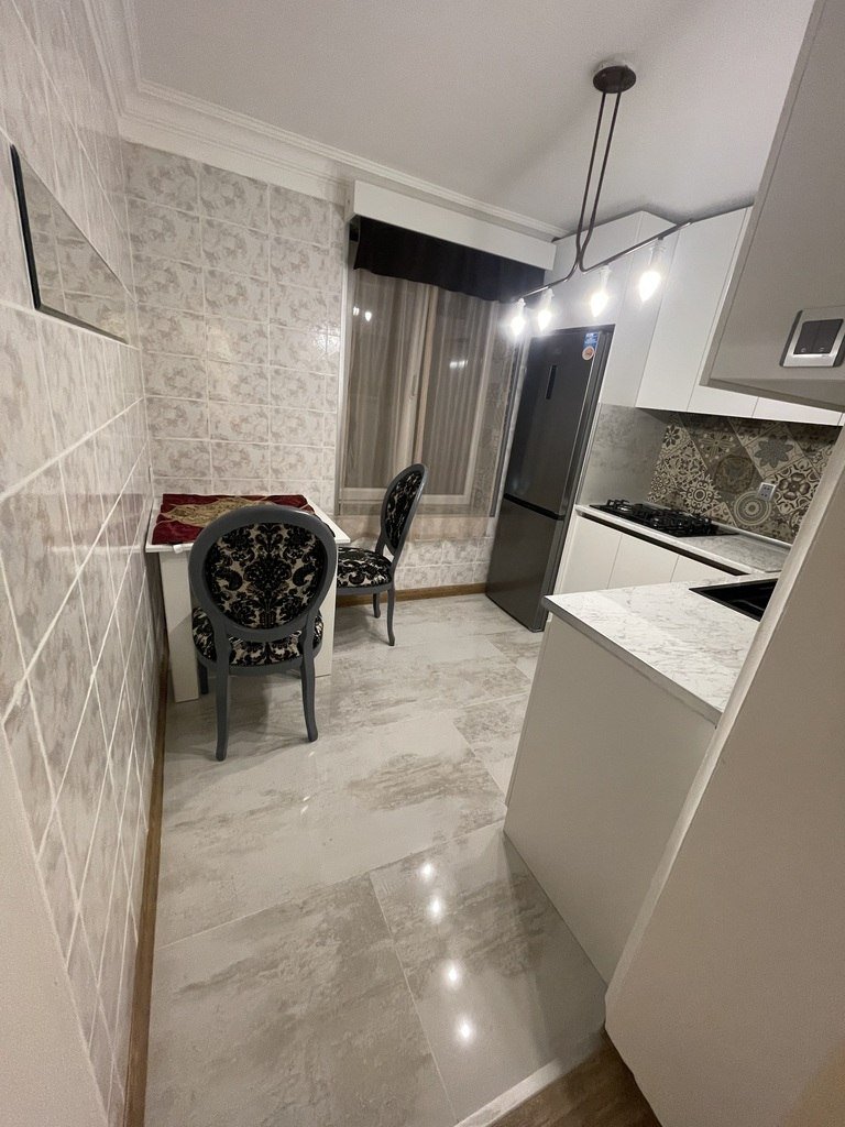 Kirayə verilir 2 otaqlı köhnə tikili, 70 m², 28 May m.-10