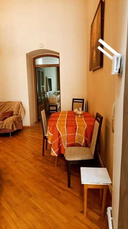 Satılır 2 otaqlı köhnə tikili, 55 m², İçərişəhər m.-8