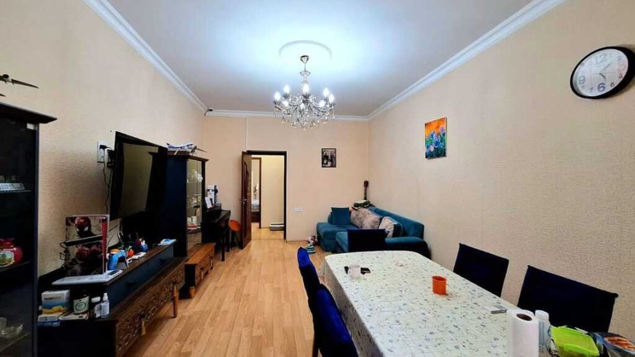 Satılır 3 otaqlı köhnə tikili, 65 m², Qara Qarayev m.-2