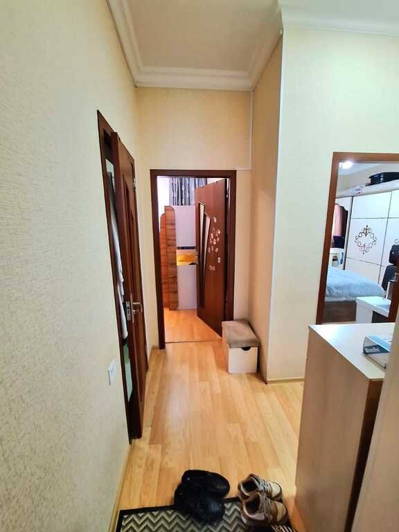 Satılır 3 otaqlı köhnə tikili, 65 m², Qara Qarayev m.-8