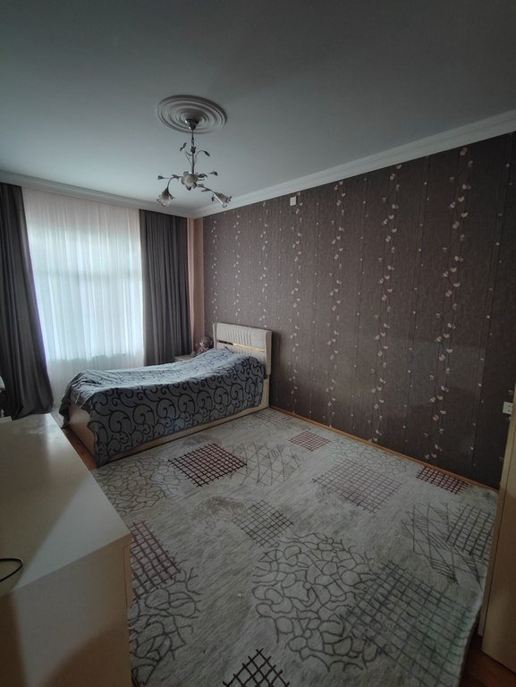 Satılır 4 otaqlı köhnə tikili, 100 m², Həzi Aslanov m.-5