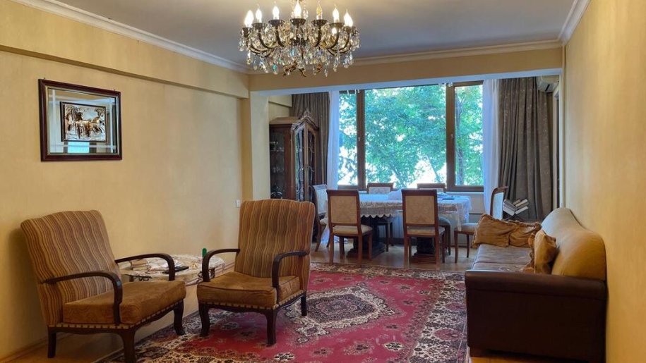 Satılır 4 otaqlı köhnə tikili, 150 m², Elmlər Akademiyası m.-2