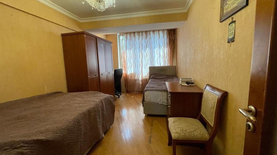 Satılır 4 otaqlı köhnə tikili, 150 m², Elmlər Akademiyası m.-8