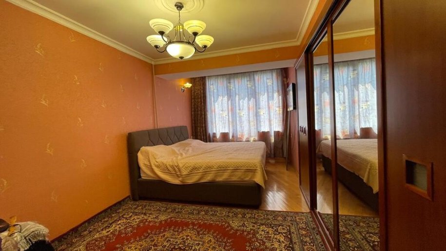 Satılır 4 otaqlı köhnə tikili, 150 m², Elmlər Akademiyası m.-11
