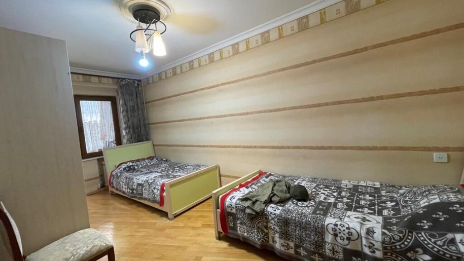 Satılır 4 otaqlı köhnə tikili, 150 m², Elmlər Akademiyası m.-13