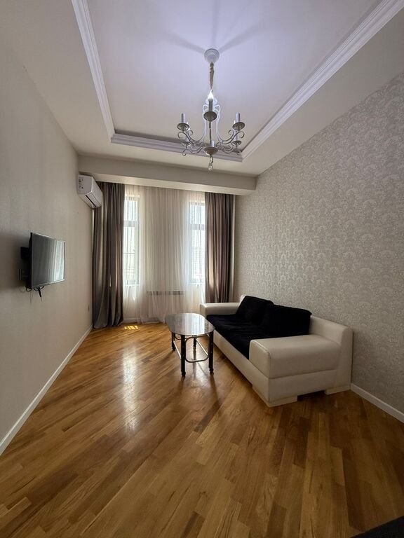 Kirayə verilir 3 otaqlı yeni tikili, 100 m², 28 May m.-2