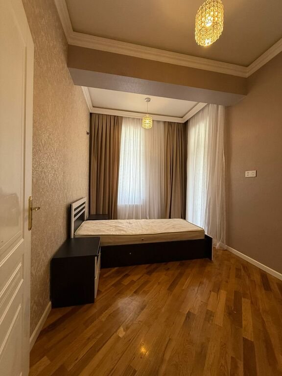 Kirayə verilir 3 otaqlı yeni tikili, 100 m², 28 May m.-3
