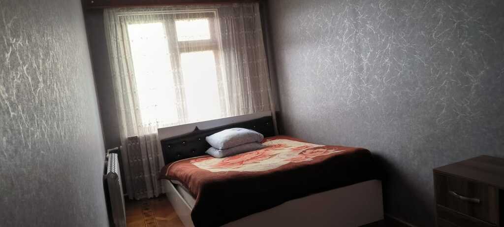 Kirayə verilir 3 otaqlı köhnə tikili, 75 m², Memar Əcəmi m.-2