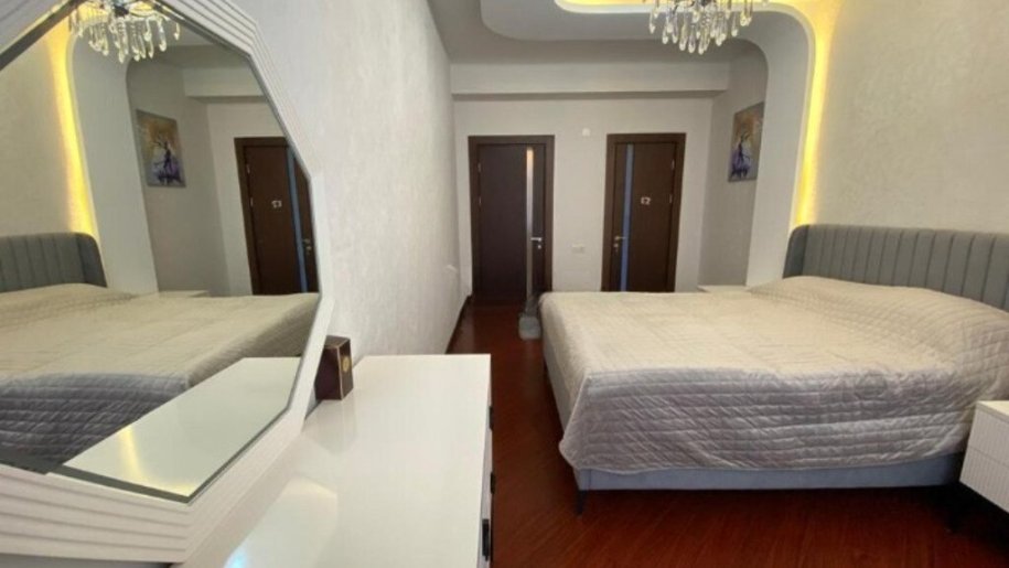 Satılır 3 otaqlı yeni tikili, 140 m², Gənclik m.-13