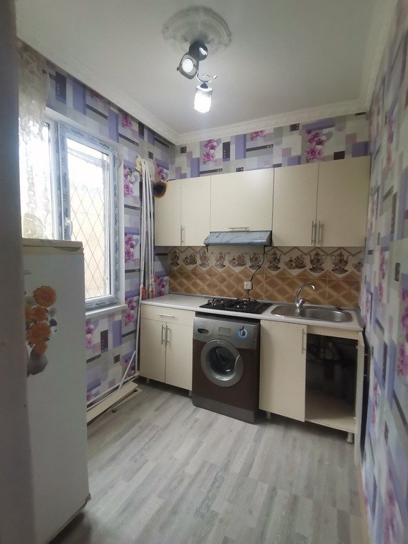 Kirayə verilir 2 otaqlı köhnə tikili, 50 m², Memar Əcəmi m.-1