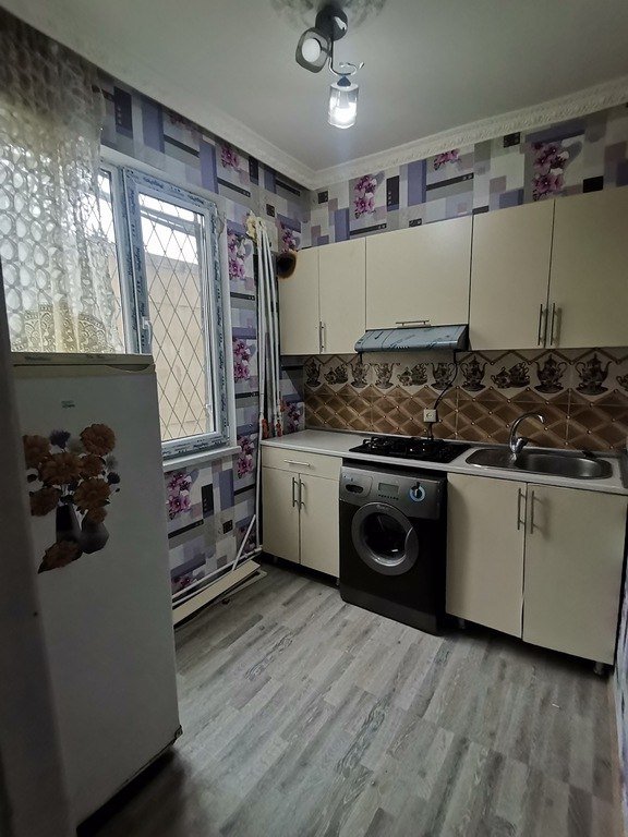 Kirayə verilir 2 otaqlı köhnə tikili, 50 m², Memar Əcəmi m.-2