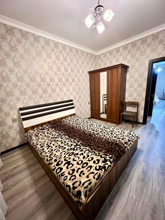 Kirayə verilir 3 otaqlı yeni tikili, 125 m², İnşaatçılar m.-10