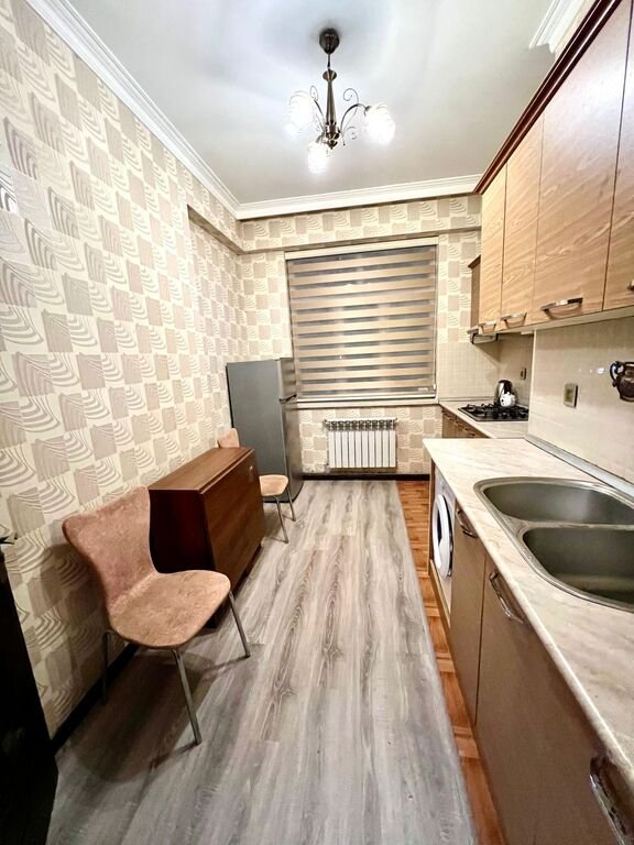 Kirayə verilir 3 otaqlı yeni tikili, 125 m², İnşaatçılar m.-17