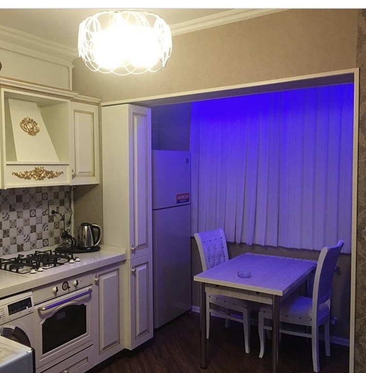 Kirayə verilir 3 otaqlı köhnə tikili, 100 m², Elmlər Akademiyası m.-6