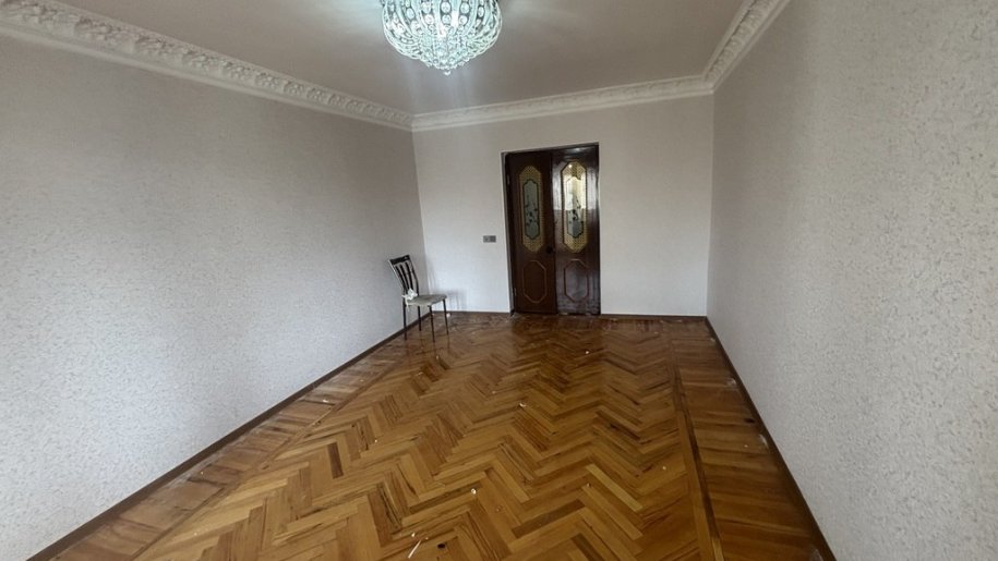 Satılır 3 otaqlı köhnə tikili, 55 m², Xalqlar dostluğu m.-2