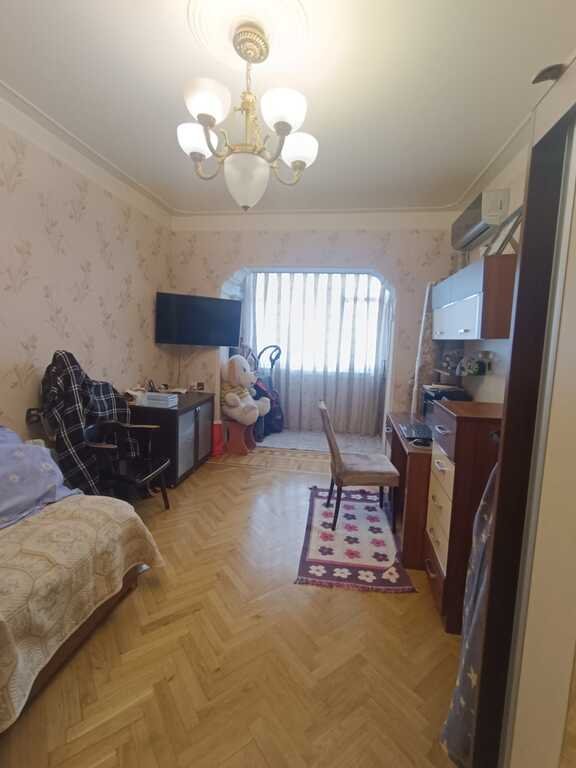 Satılır 3 otaqlı köhnə tikili, 85 m², 8-ci mikrorayon-9