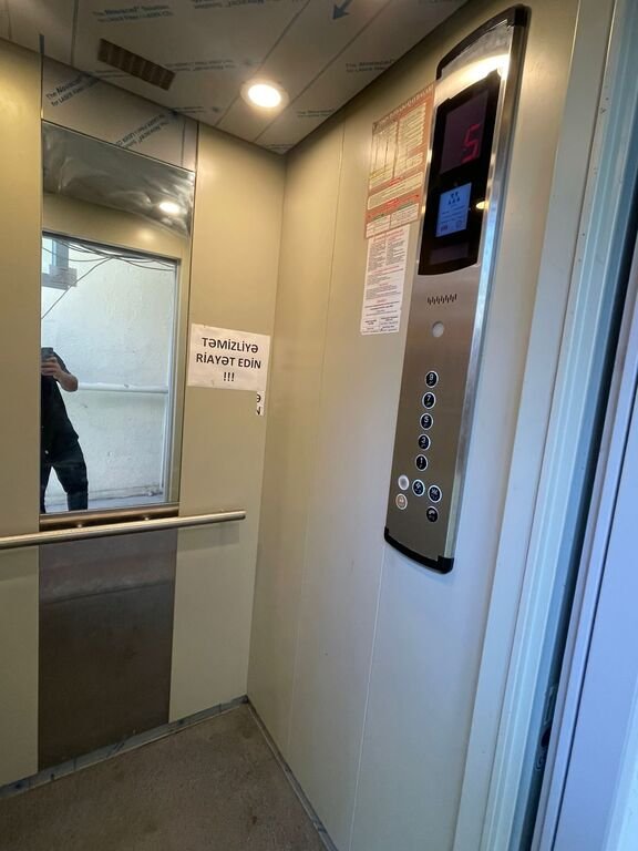 Satılır 3 otaqlı köhnə tikili, 85 m², Azadlıq Prospekti m.-7