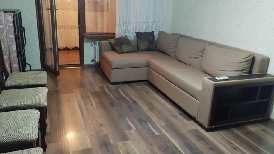 Kirayə verilir 1 otaqlı köhnə tikili, 40 m², Qara Qarayev m.-1
