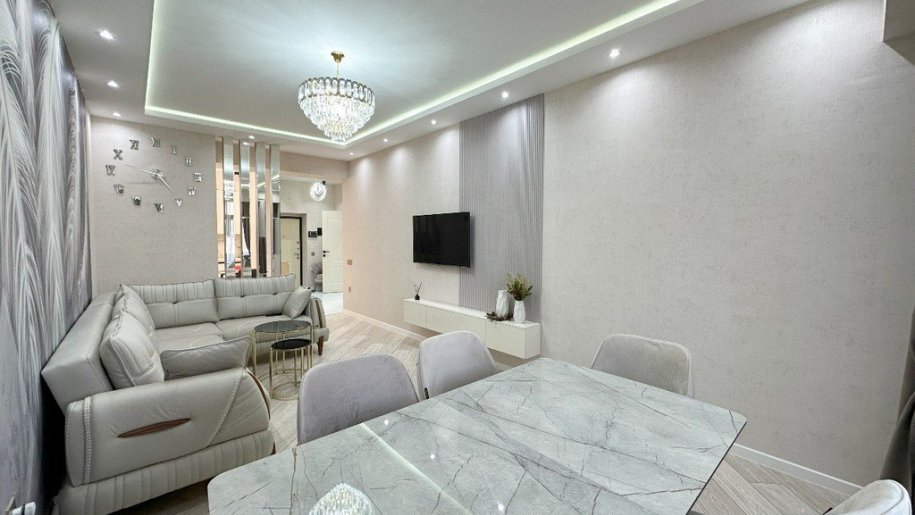 Kirayə verilir 2 otaqlı yeni tikili, 90 m², 28 May m.-1