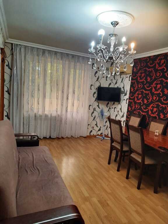 Kirayə verilir 2 otaqlı köhnə tikili, 60 m², 8 noyabr-8