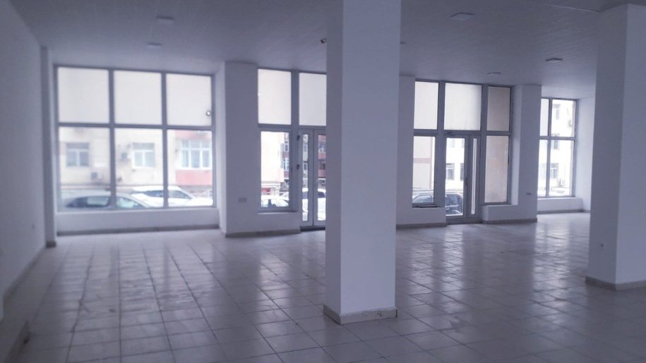186 kv.m. obyekt icarəyə verilir, İnşaatçılar m.-1